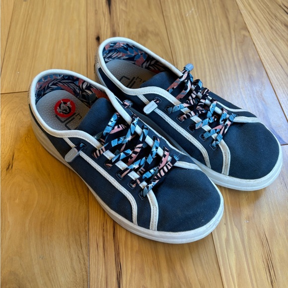 Stylish Heydude Sneakers with Patterned Laces - Picture 1 of 7